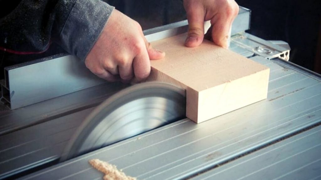 How to use table saw